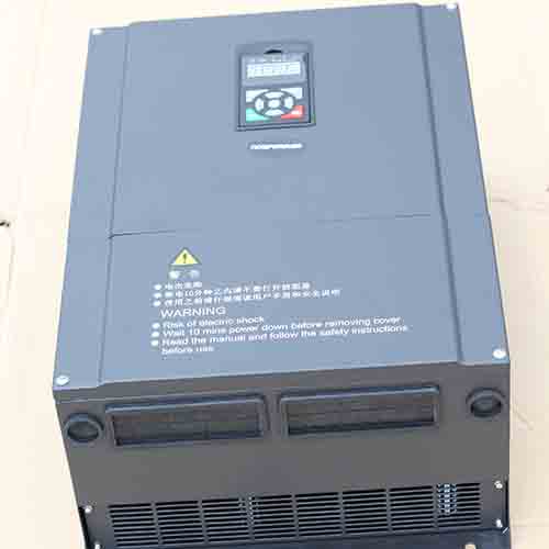 成都變頻器鋼模噴塑控製（zhì）櫃案例展示